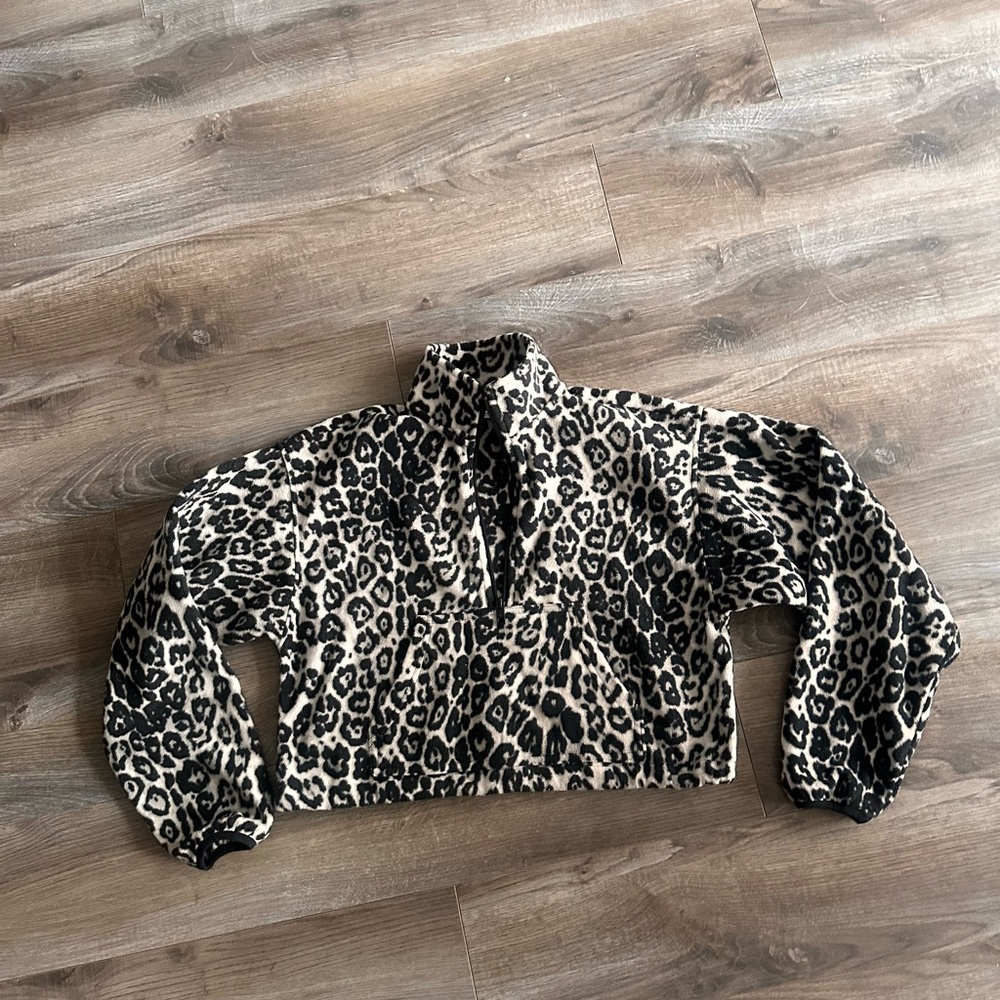 Aritzia half zip cropped sweater